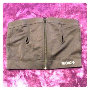 Medela Pump Bra 🌟LIKE NEW🌟